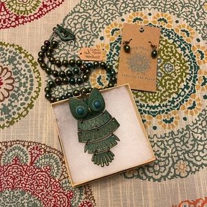 STUNNING NWT owl statement necklace/earring set